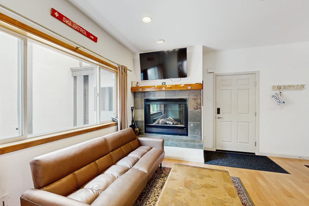 Olympic Pines Lodge