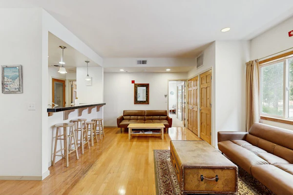 Condo Near Ski Resorts with Fireplace, Pool, Spa, Sauna, Washer/Dryer