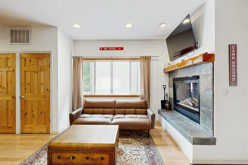 Olympic Pines Lodge