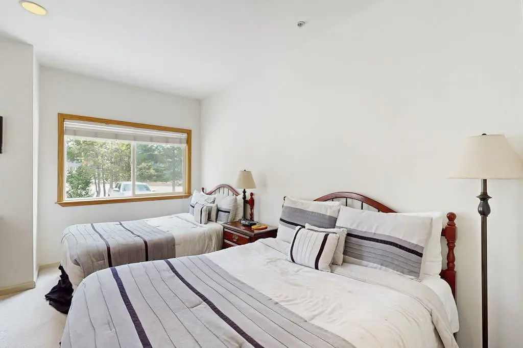 Olympic Pines Lodge