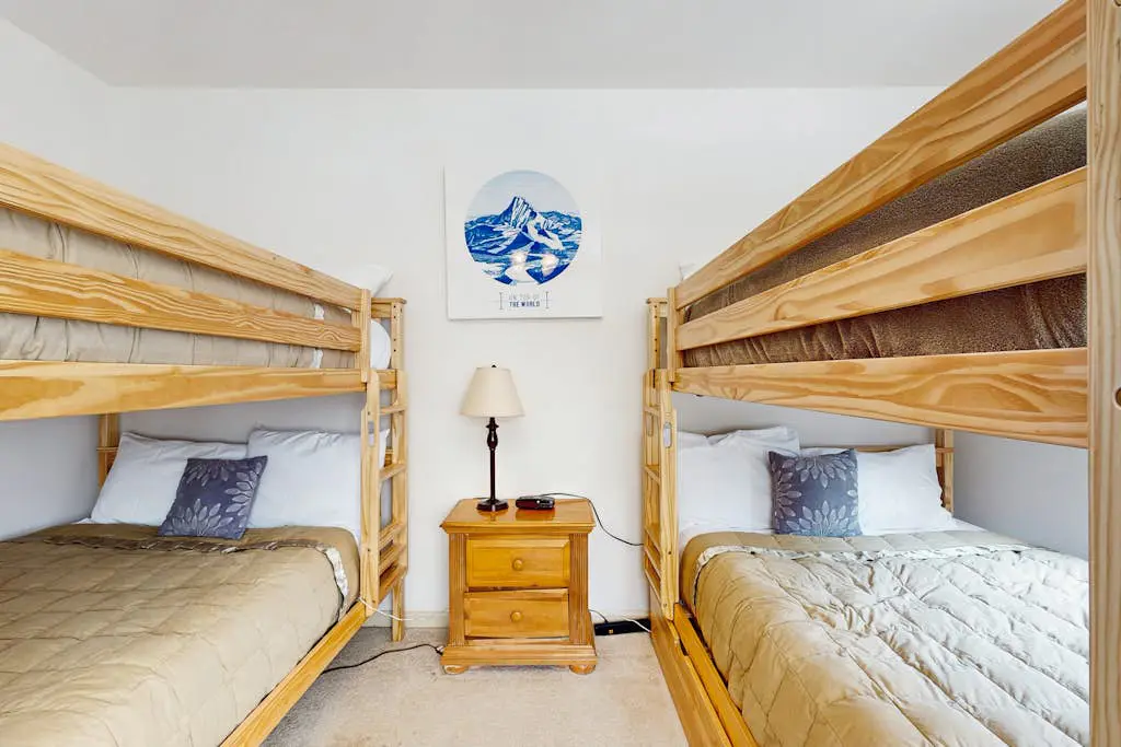 Olympic Pines Lodge