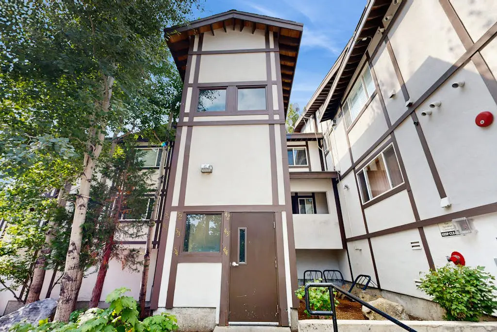 Olympic Pines Lodge