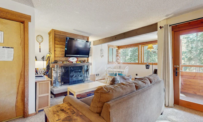 Well-Equipped Second-Level Studio w/Free WiFi, Balcony, & Shared Outdoor Pool