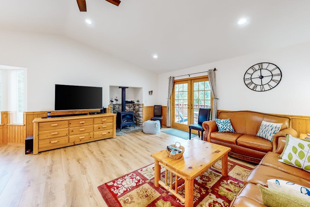 Mountain Home w/Decks, Gas Grill, & Fireplace - Near Northstar California Resort