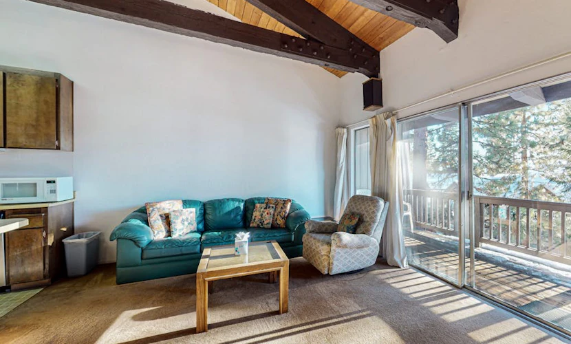 Sunny, Family-Friendly Condo - Near the Lake