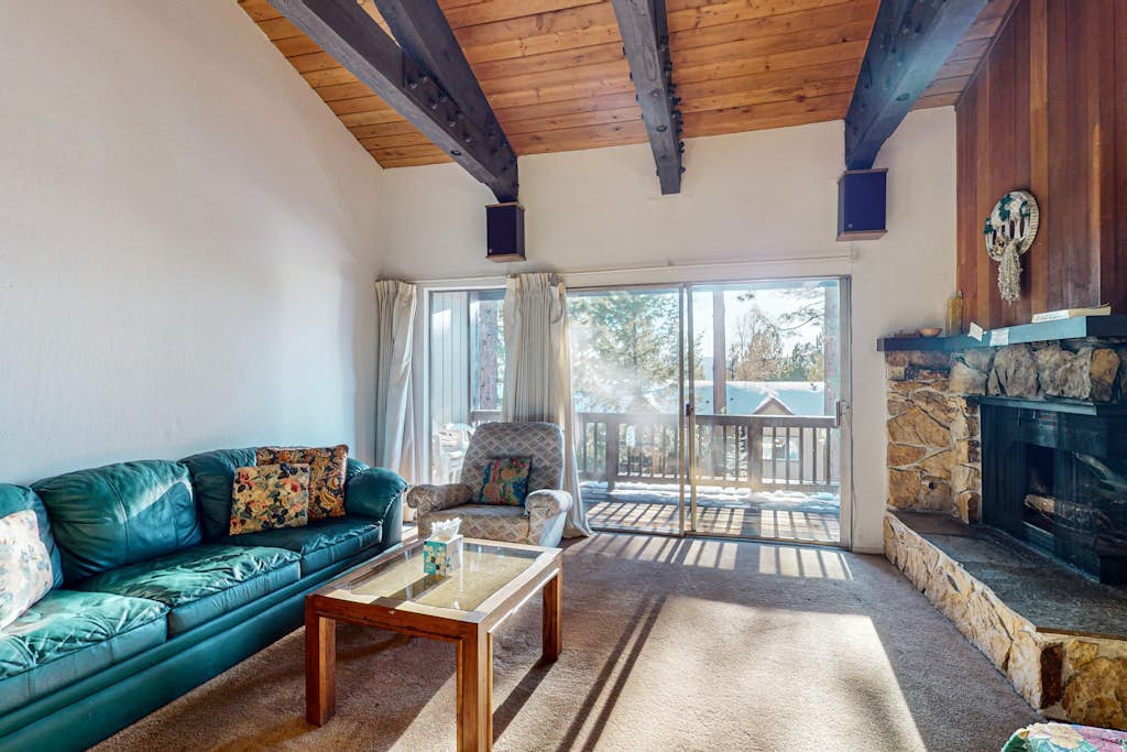 Sunny, Family-Friendly Condo - Near the Lake