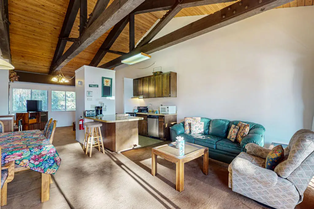 Sunny, Family-Friendly Condo - Near the Lake