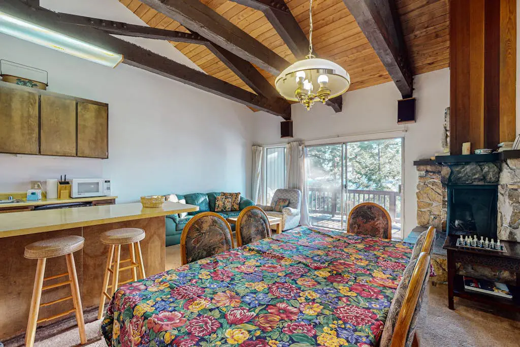 Sunny, Family-Friendly Condo - Near the Lake