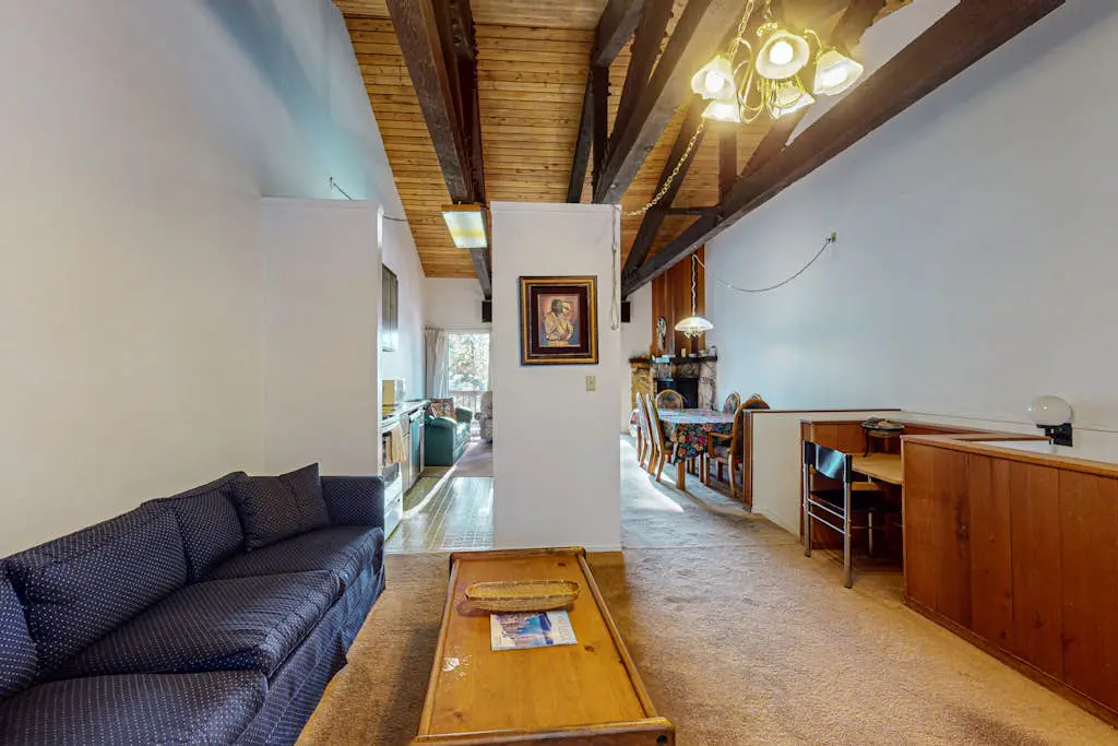 Sunny, Family-Friendly Condo - Near the Lake
