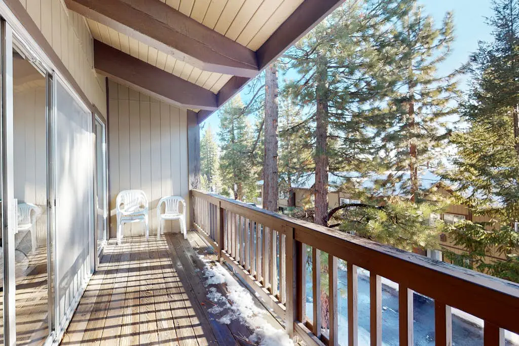 Sunny, Family-Friendly Condo - Near the Lake