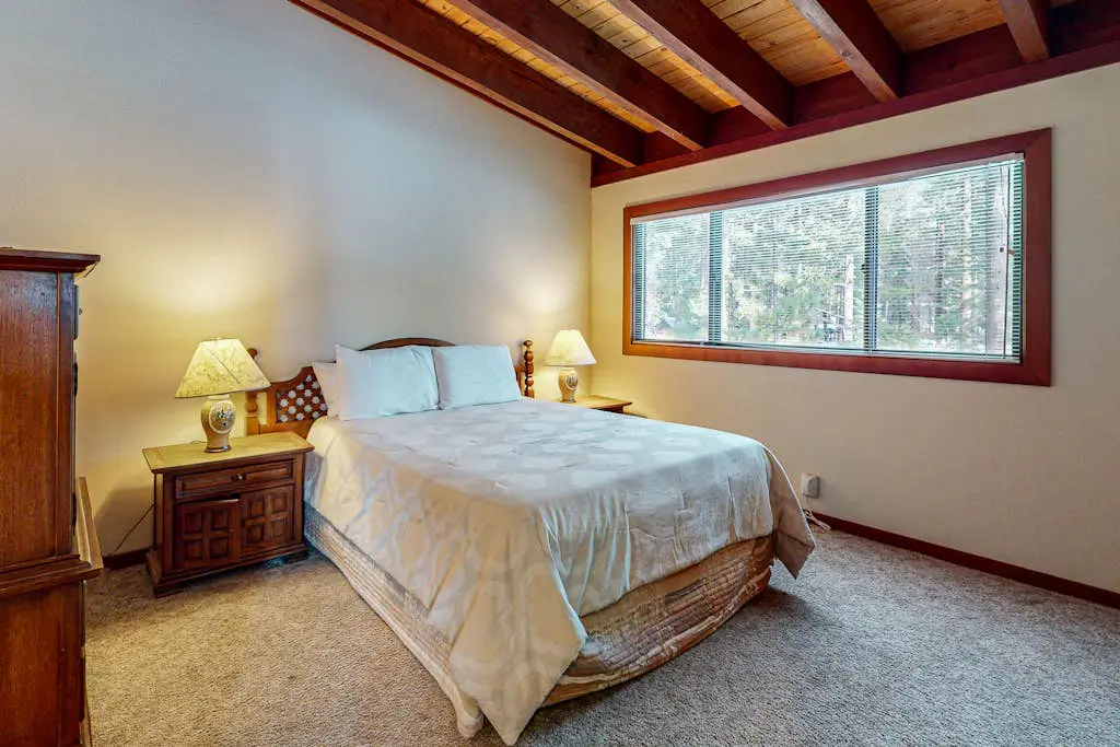 Homey Family Condo with Shared Pool, Hot Tub, Tennis & Lovely Lake Views