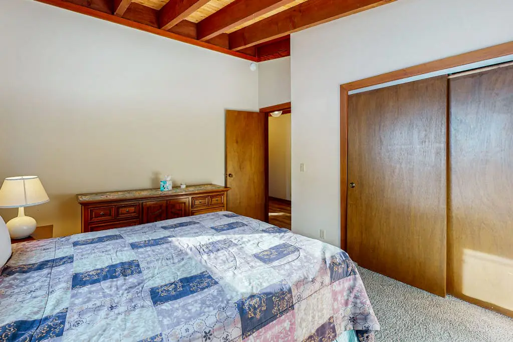 Homey Family Condo with Shared Pool, Hot Tub, Tennis & Lovely Lake Views
