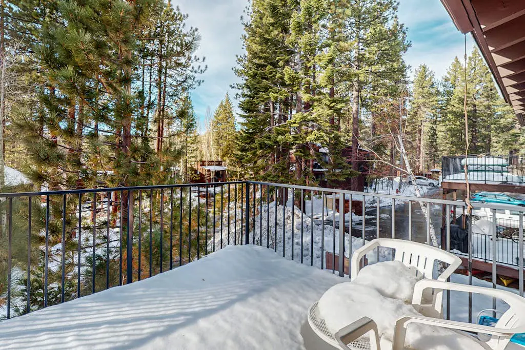 Homey Family Condo with Shared Pool, Hot Tub, Tennis & Lovely Lake Views