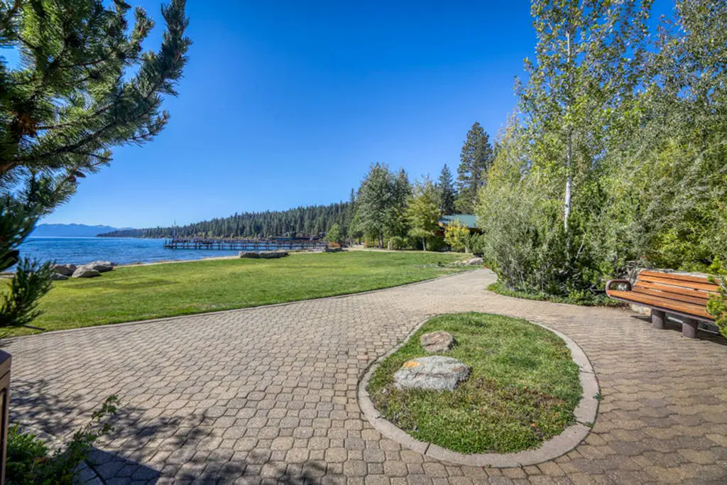Homey Family Condo with Shared Pool, Hot Tub, Tennis & Lovely Lake Views