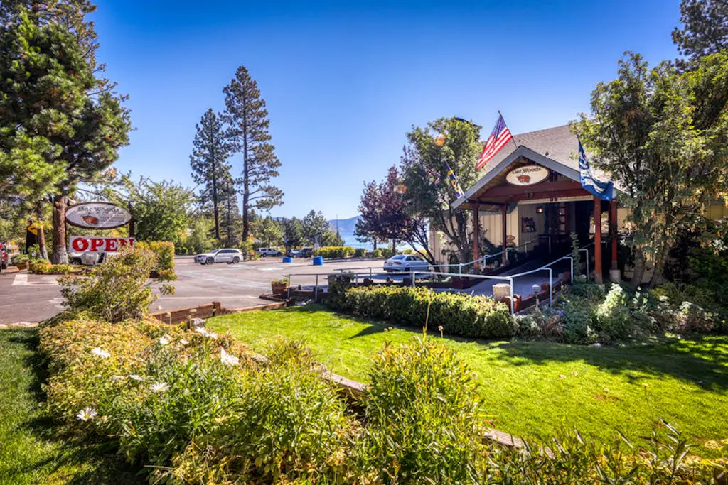 Homey Family Condo with Shared Pool, Hot Tub, Tennis & Lovely Lake Views