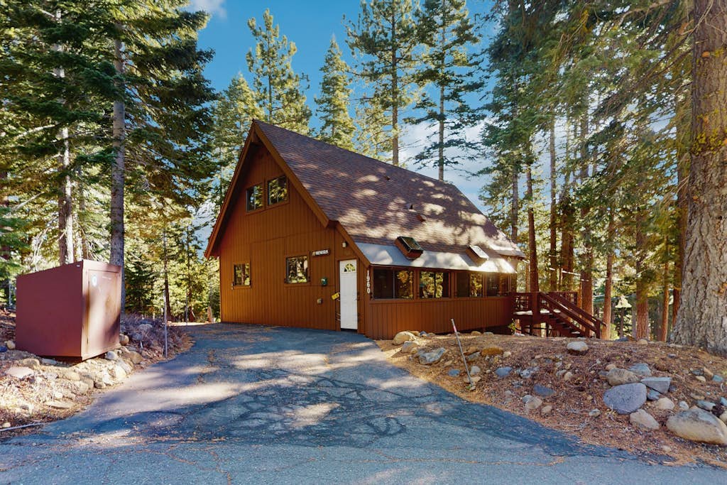 Talmont Trailhead Cabin