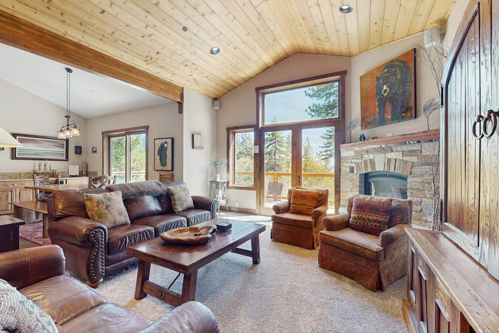 Mountain home with  fireplace, partial lake views from deck & hot tub