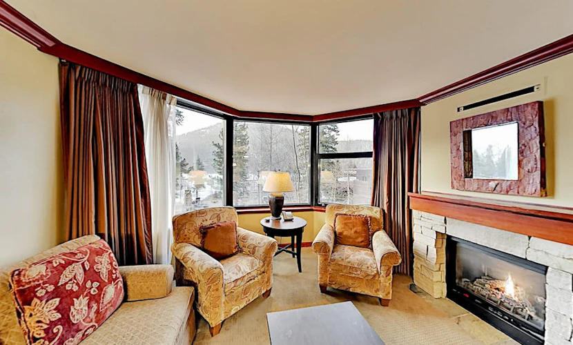 Everline Resort & Spa ski-in/ski-out condo, pool, & hot tub