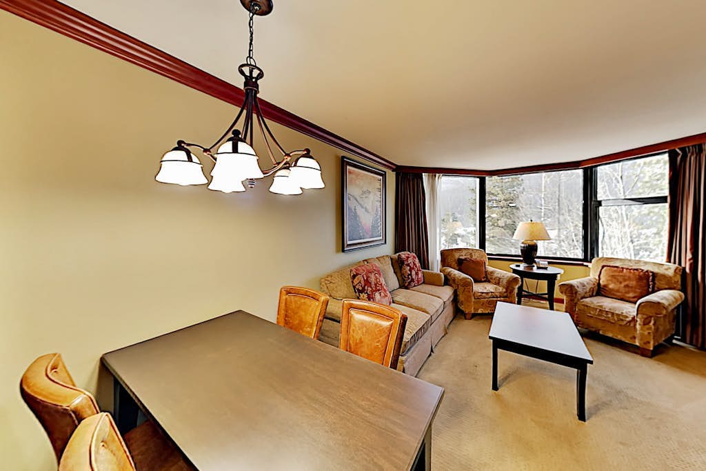 Everline Resort & Spa ski-in/ski-out condo, pool, & hot tub