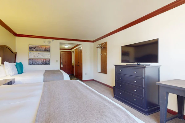 Everline Resort & Spa studio - ski-in/ski-out, pools, hot tub, luxe spa