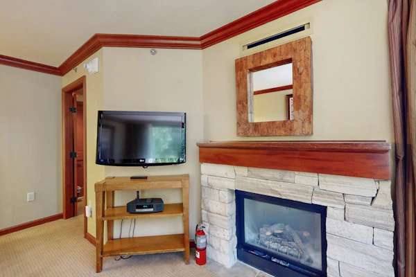 Everline Resort & Spa ski-in/ski-out condo, pools, tennis, ice rink, & gym