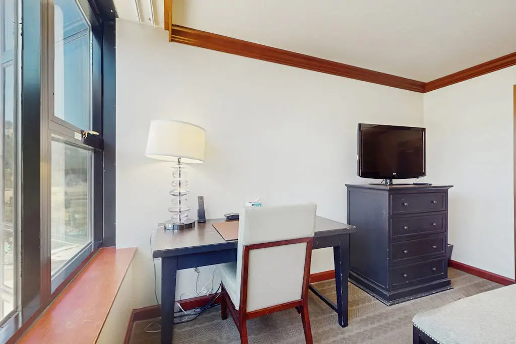 Resort at Squaw Creek gem with amazing views of Squaw Valley, ski-in/ski-out