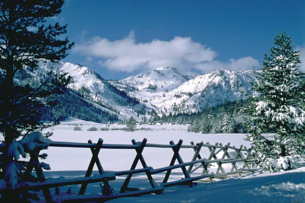 Resort at Squaw Creek gem with amazing views of Squaw Valley, ski-in/ski-out