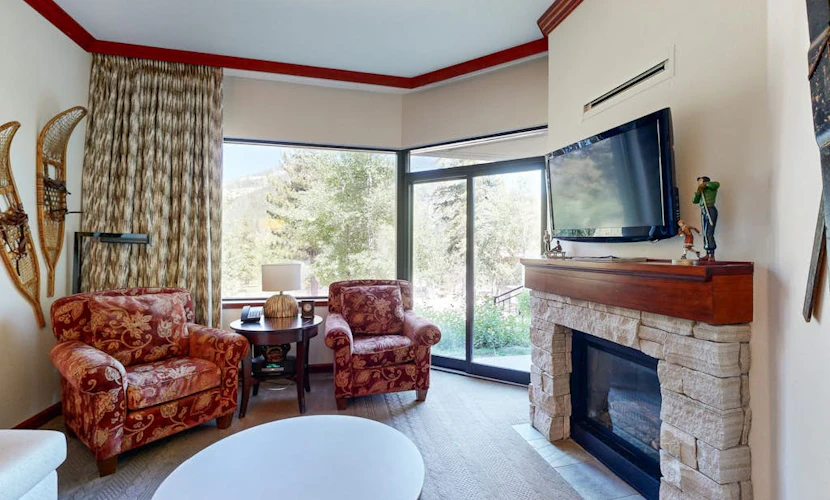 Everline Resort & Spa - ski-in/ski-out escape with pools, gym, ice rink & tennis