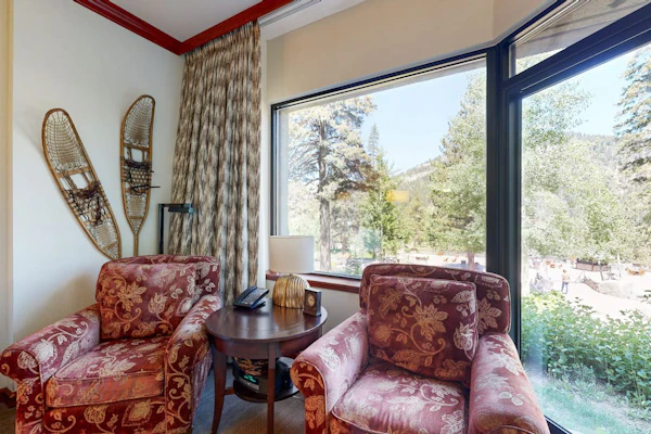 Everline Resort & Spa - ski-in/ski-out escape with pools, gym, ice rink & tennis