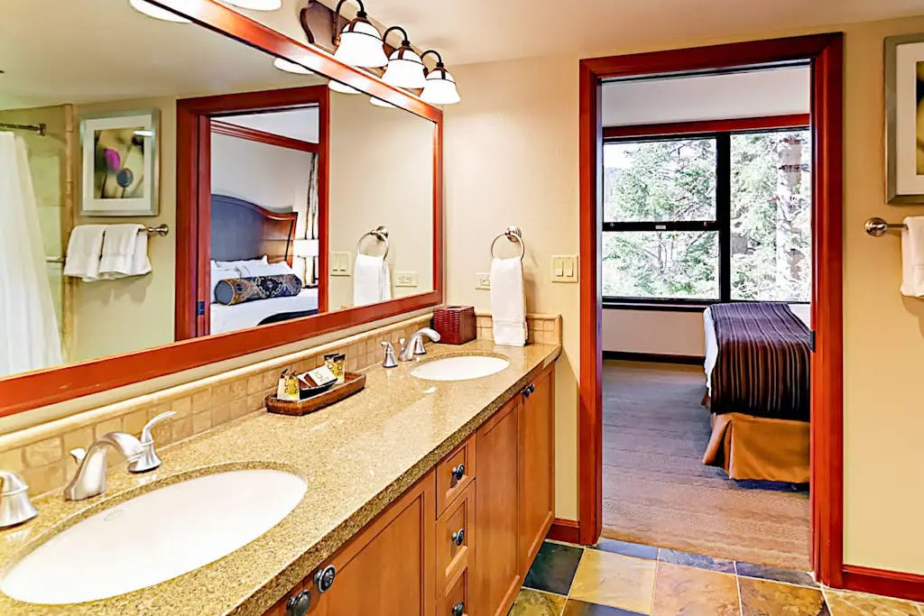 556-8-60 Everline Resort