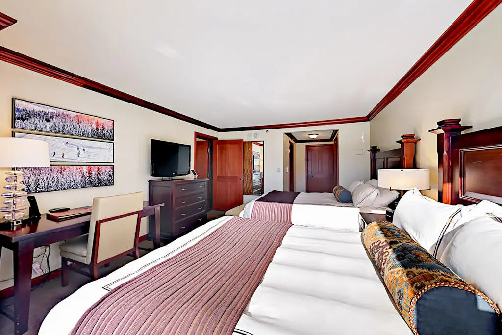 556-8-60 Everline Resort