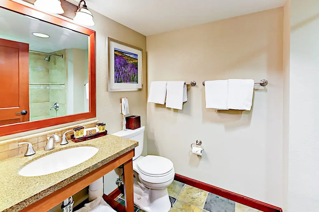 556-8-60 Everline Resort