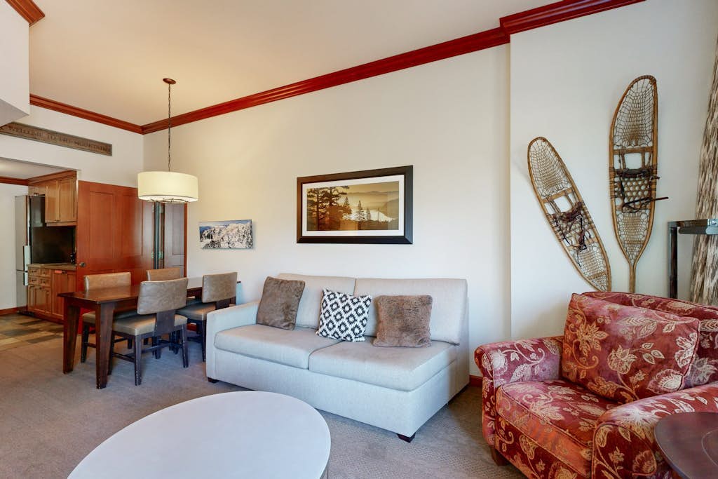 Everline Resort & Spa adjoining condos with pool, hot tub, ski-in/ski-out locale