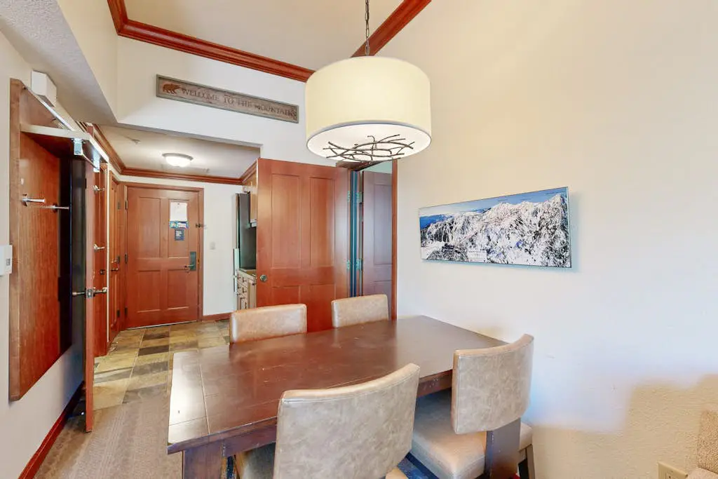 Everline Resort & Spa adjoining condos with pool, hot tub, ski-in/ski-out locale