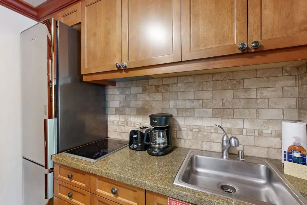 Everline Resort & Spa adjoining condos with pool, hot tub, ski-in/ski-out locale