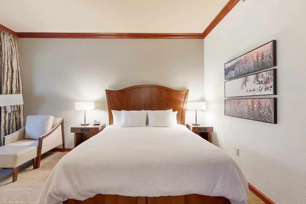 Everline Resort & Spa adjoining condos with pool, hot tub, ski-in/ski-out locale