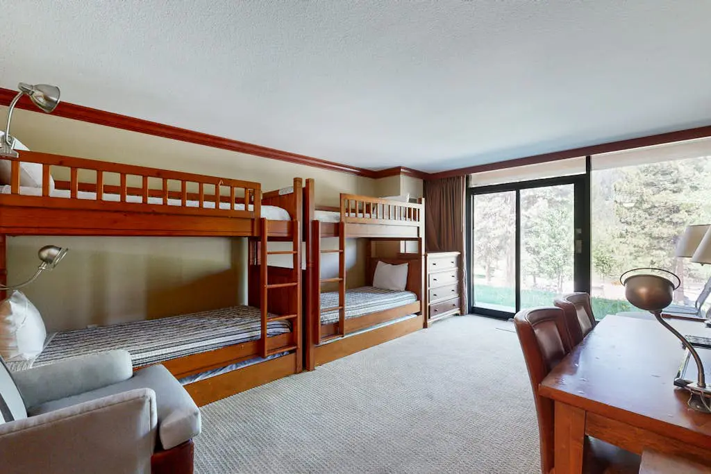 Everline Resort & Spa adjoining condos with pool, hot tub, ski-in/ski-out locale