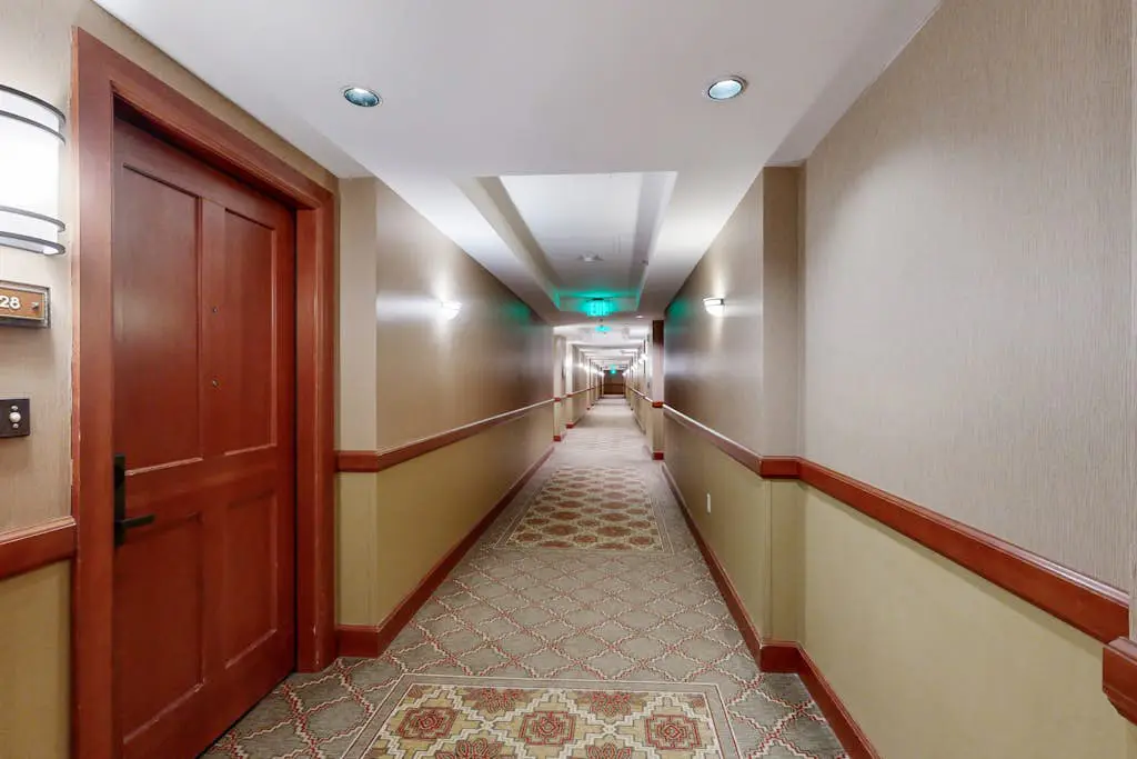 Everline Resort & Spa adjoining condos with pool, hot tub, ski-in/ski-out locale