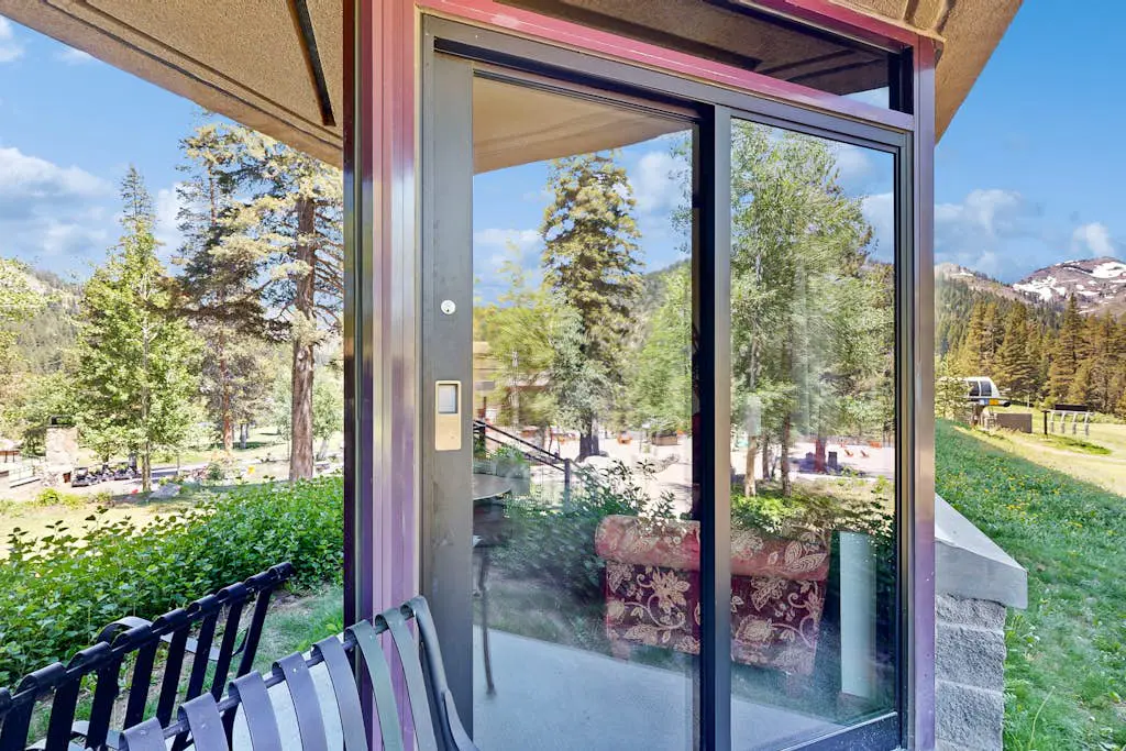 Everline Resort & Spa adjoining condos with pool, hot tub, ski-in/ski-out locale