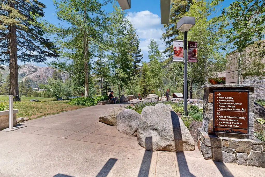 Everline Resort & Spa adjoining condos with pool, hot tub, ski-in/ski-out locale