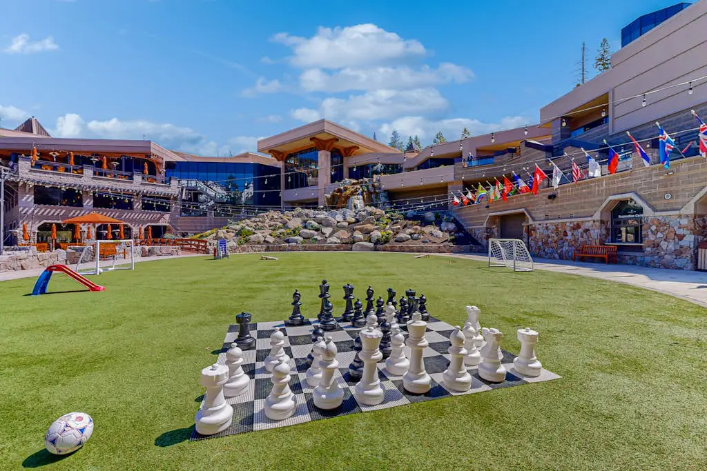 Everline Resort & Spa adjoining condos with pool, hot tub, ski-in/ski-out locale