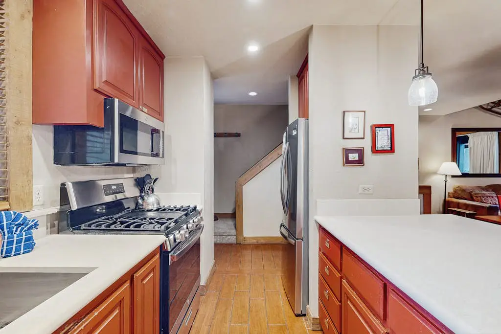 Secluded Getaway with Free WiFi plus a Rec Center with a Pool & Hot Tub