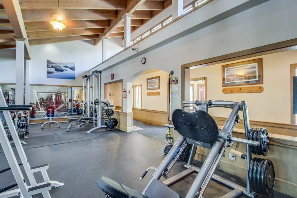Secluded Getaway with Free WiFi plus a Rec Center with a Pool & Hot Tub