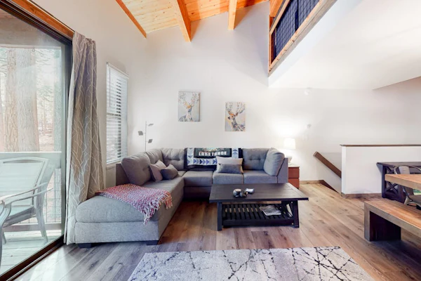 Lofted Mountain Escape W/ Free WiFi, Shared Pool/Hot Tub, Golf & Skiing Nearby