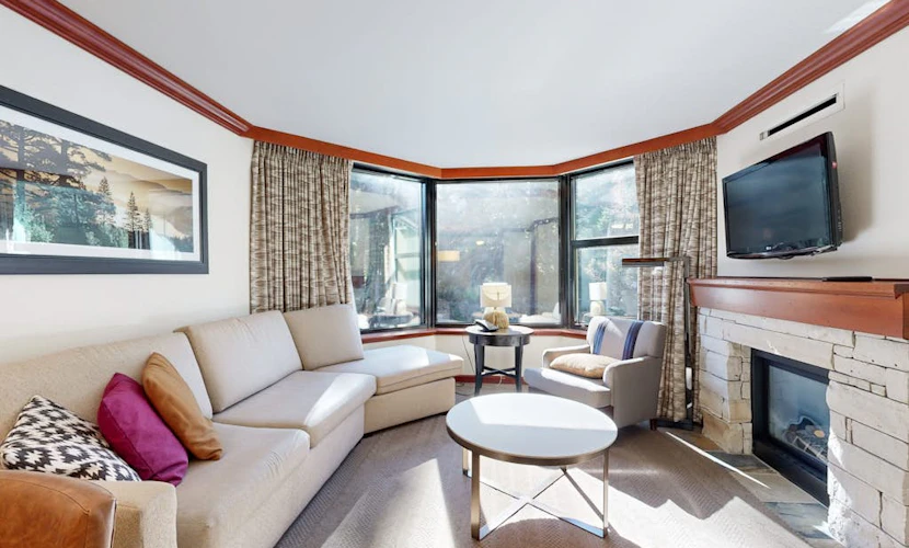 Ski-in/ski-out condo in the Everline Resort & Spa - pools, hot tubs, & gym