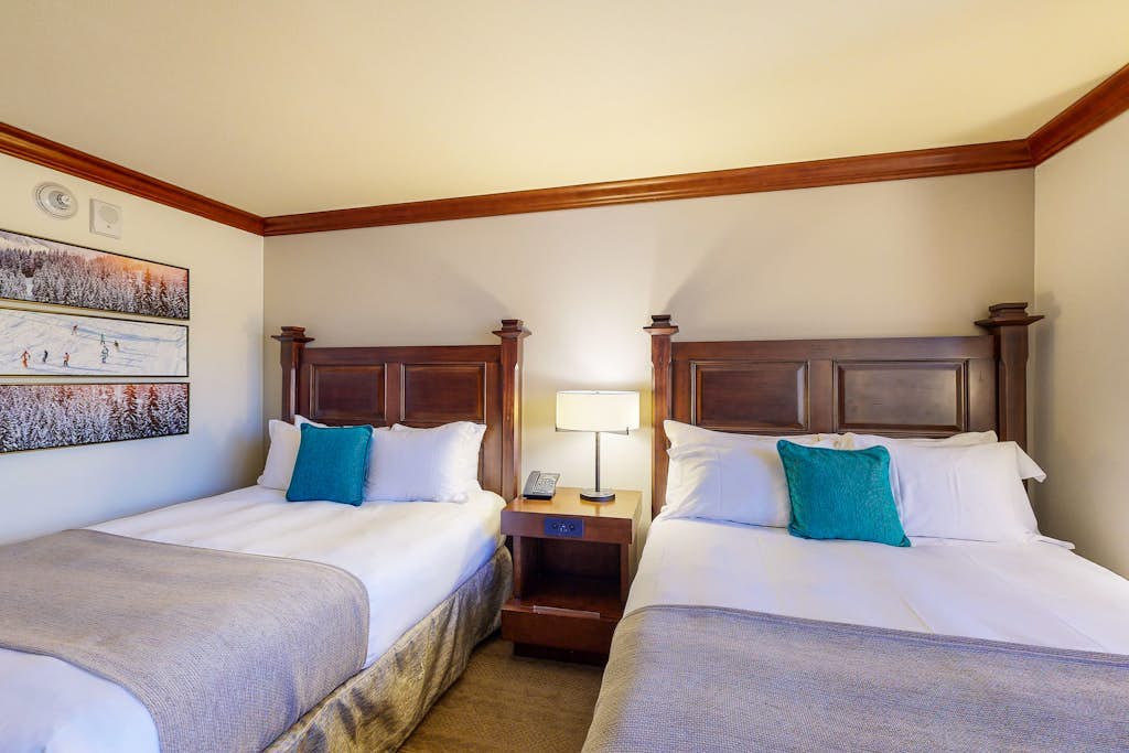 Everline Resort & Spa - ski-in/ski-out suite with heated pools & hot tub