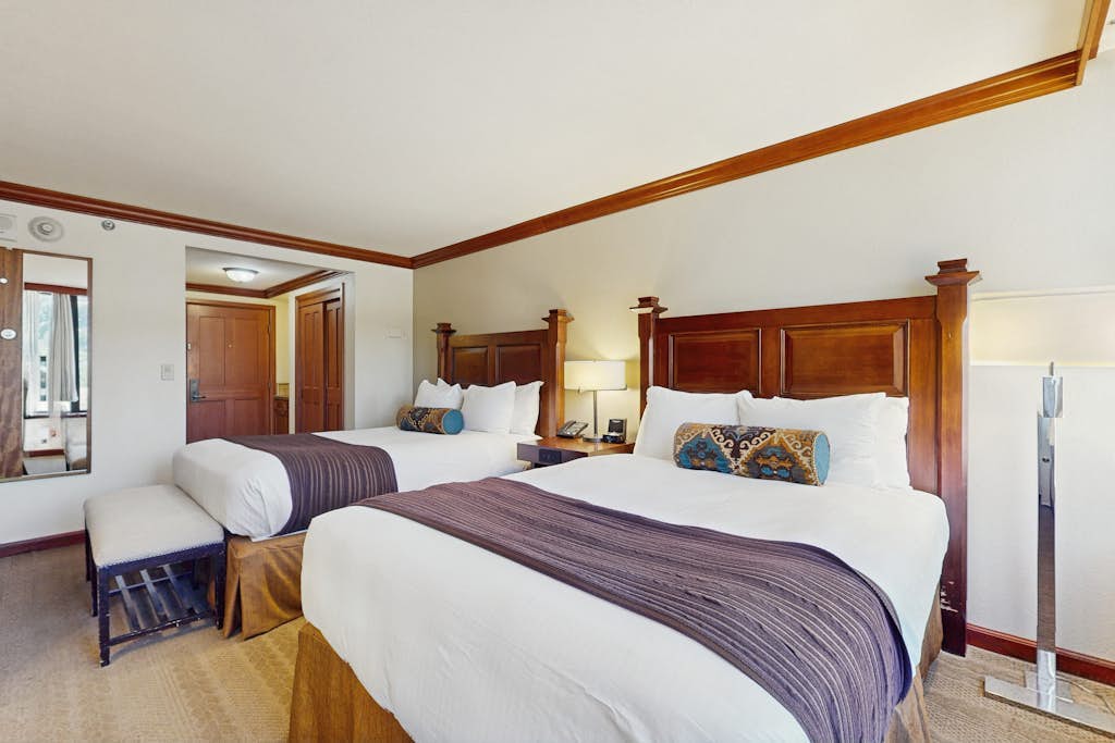 Lovely ski-in/ski-out condo at Squaw Creek with stunning valley & mountain view