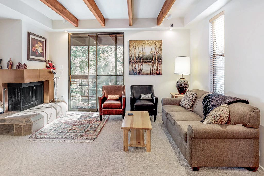 Cozy ski townhome with washer&dryer - access to pool, hot tub & sauna