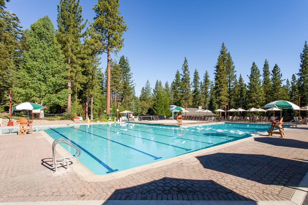 All-Season Getaway | Rec Center with Pools, Hot Tub, Tennis | 1 Mile to Lifts