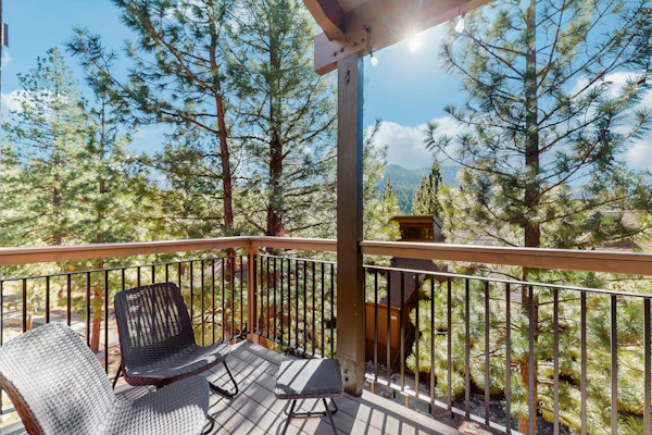 All-Season Getaway | Rec Center with Pools, Hot Tub, Tennis | 1 Mile to Lifts